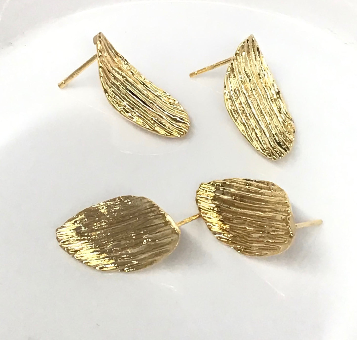 21mm Leaf Post Gold Filled 1 pair 20531