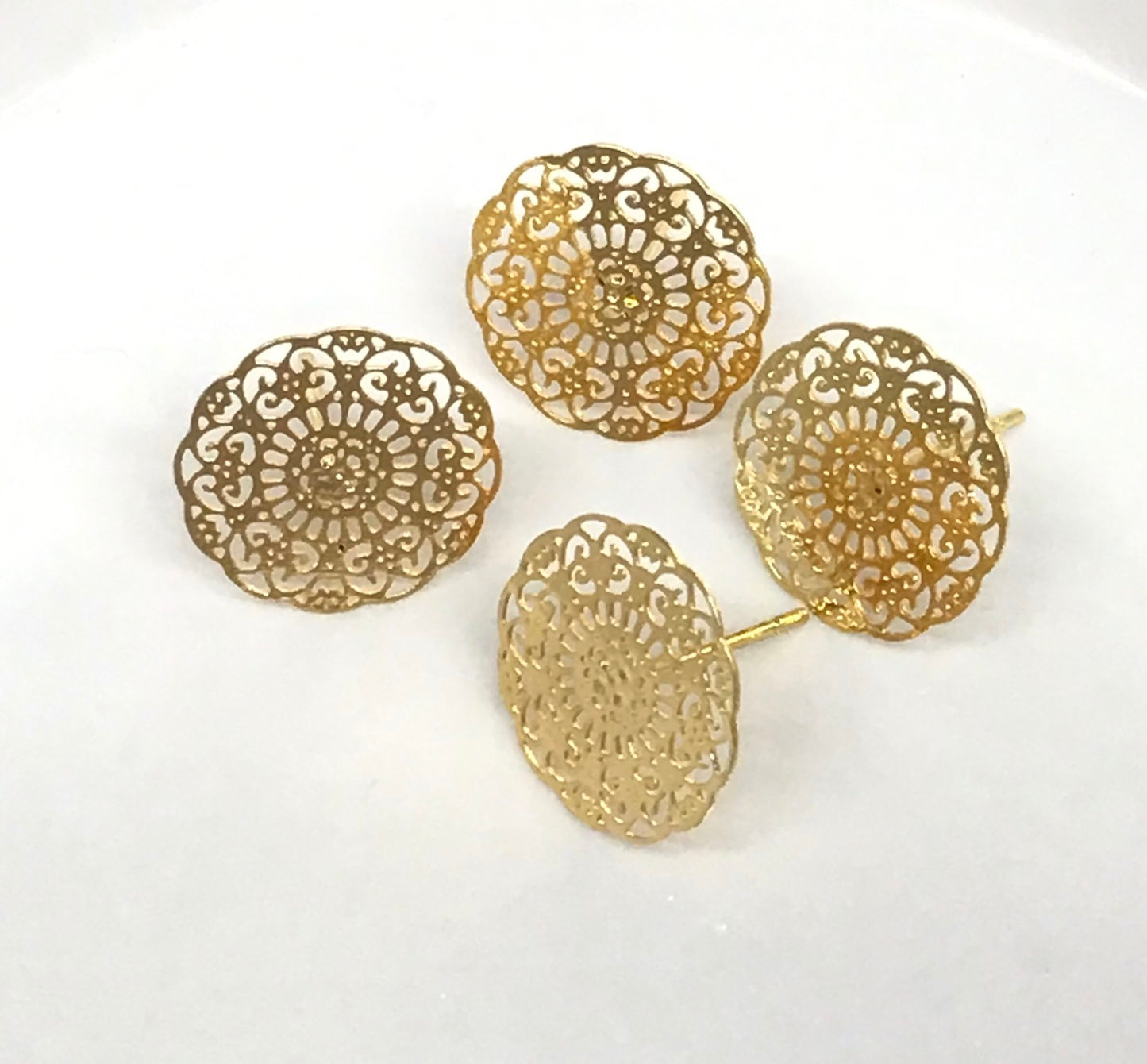 14mm Flower Gold Filled 1 pair 20510