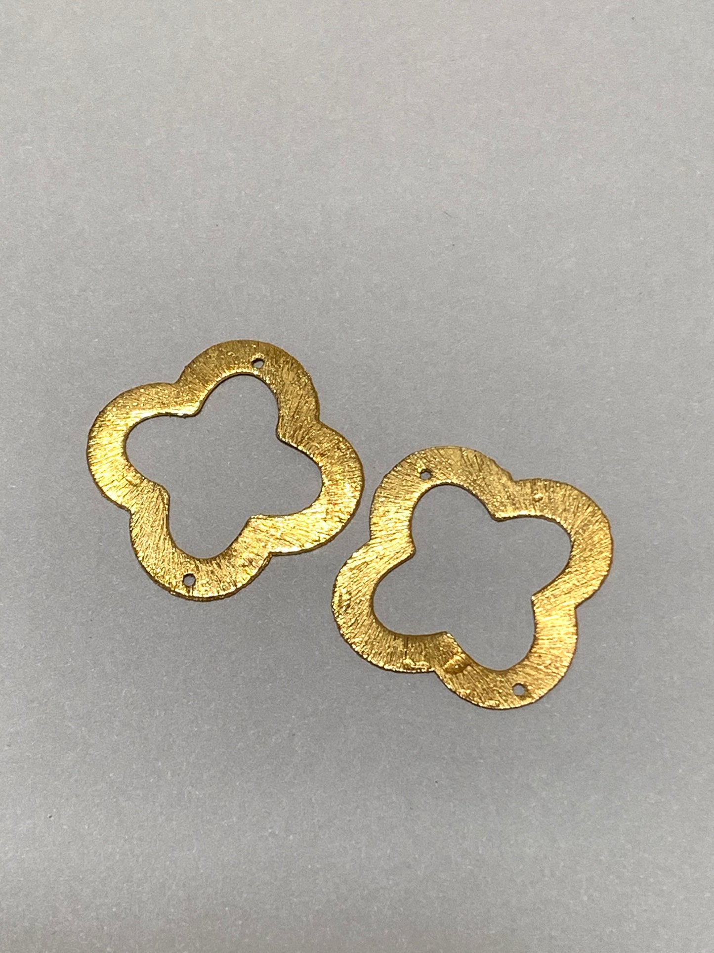 32mm Clover Connector Gold Qty 2 / Trebol conector
