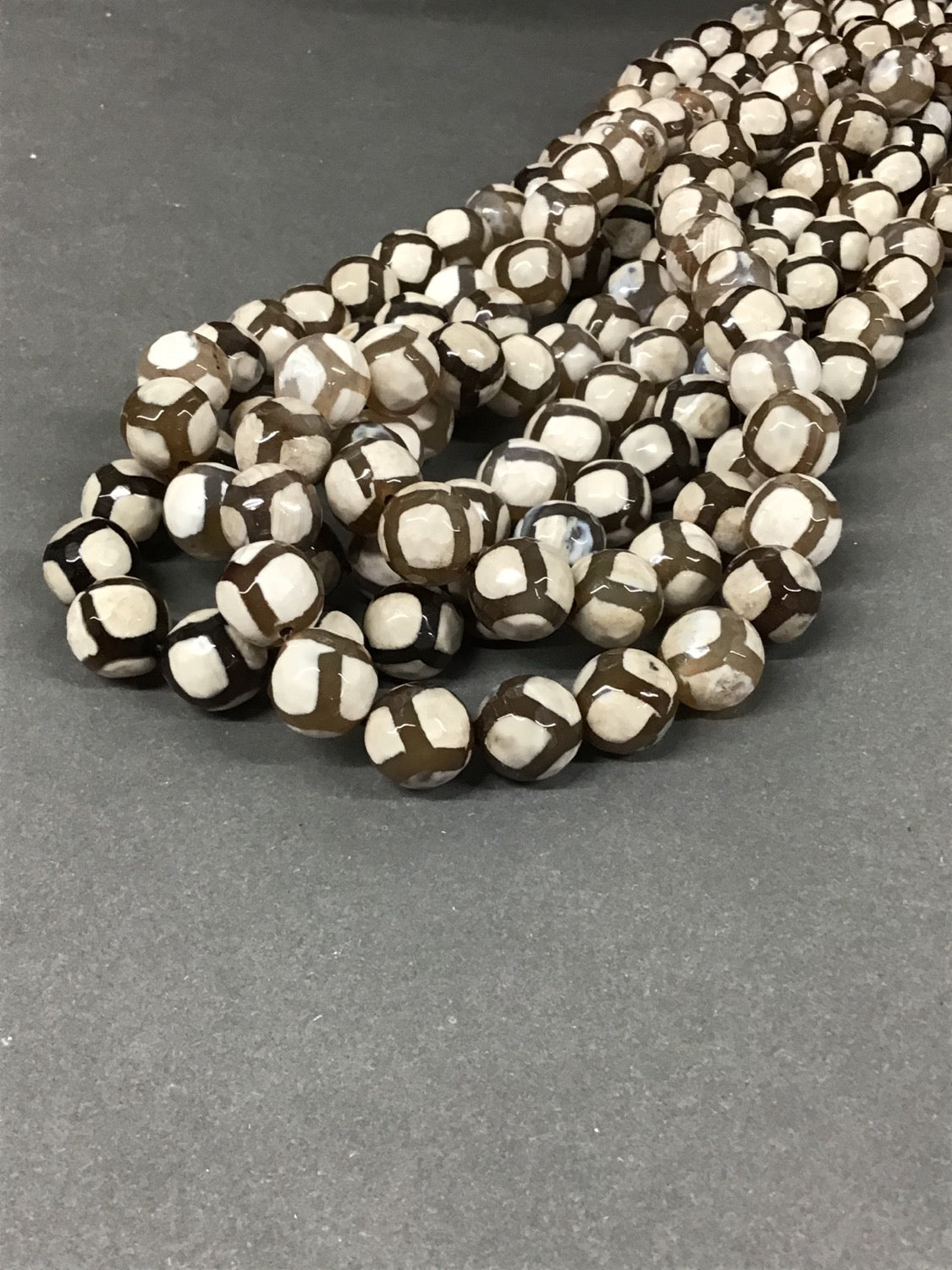 10mm Brown and Cream Tibetan Agate / Agata