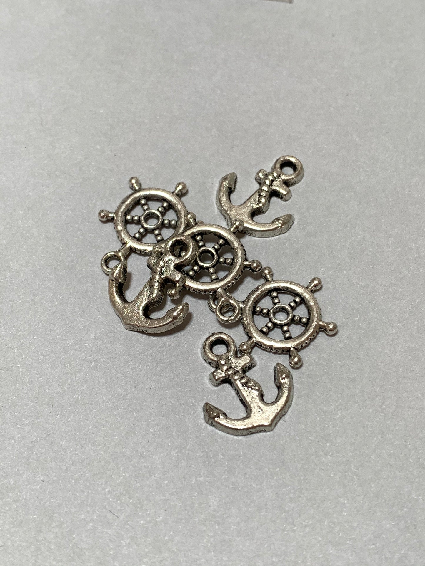 Nautical Wheel and Anchor Qty 6 / Timon y Ancla