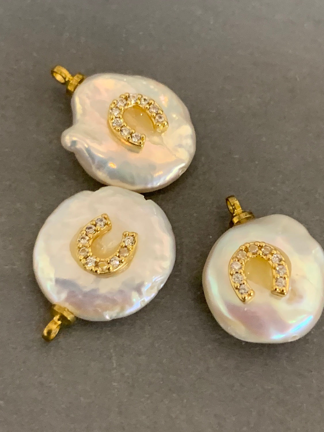 Pearl with horseshoe Qty 1
