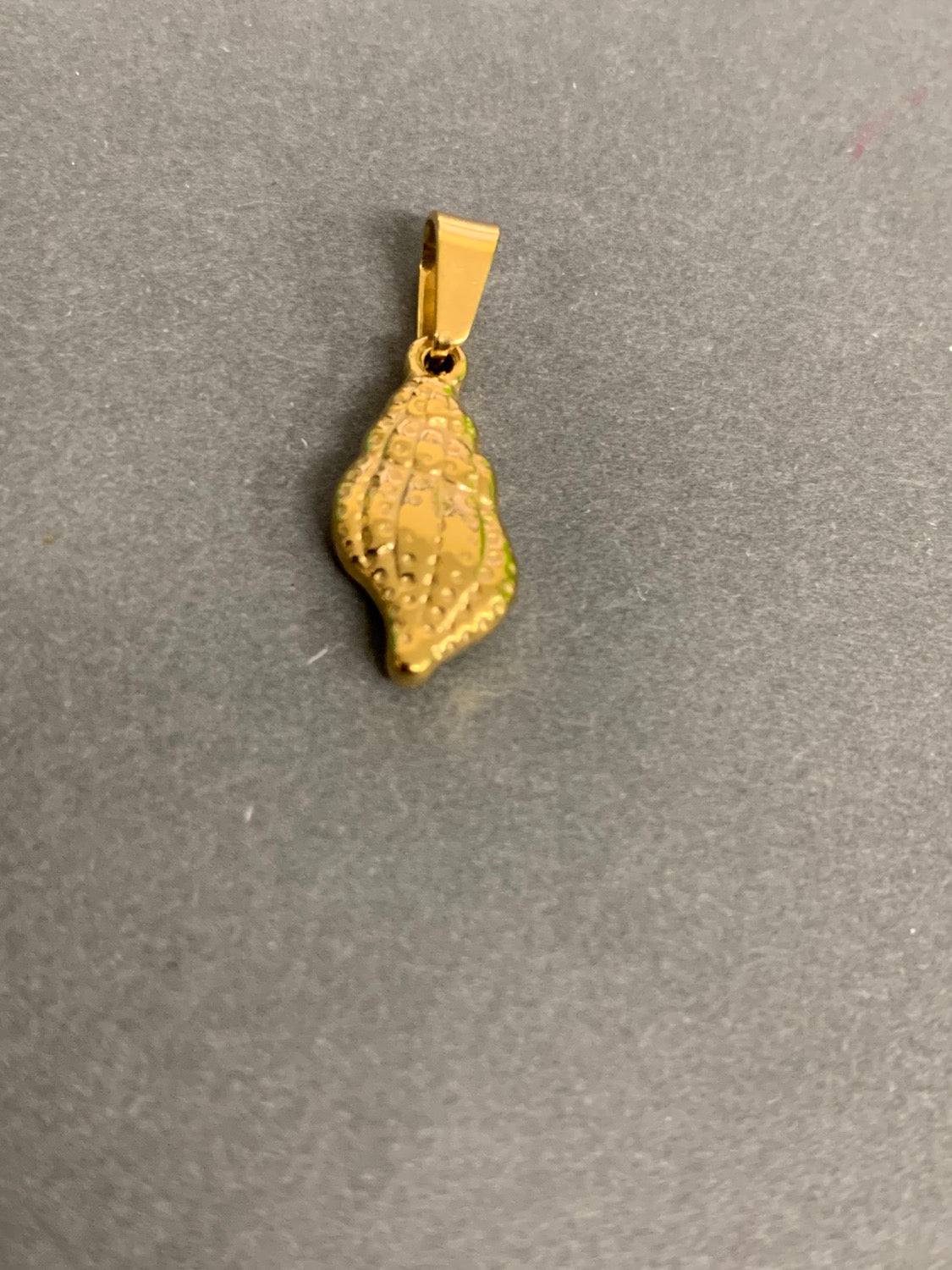 Shell with Bail Gold Qty 1