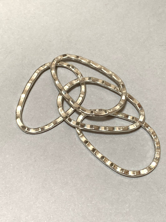 40mm Hammered Oval Silver Qty 4-17591