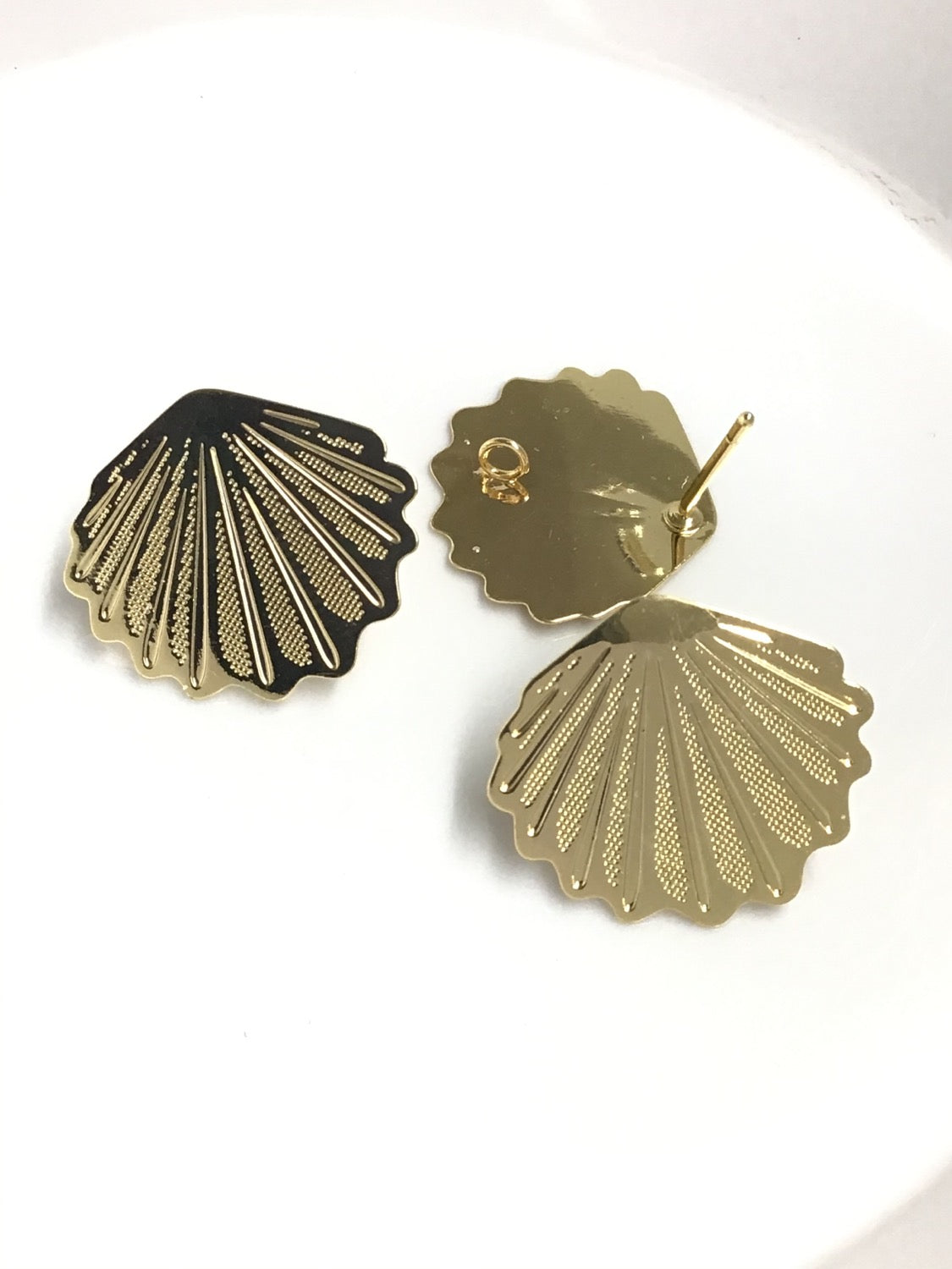 17x20mm Shell Gold Filled 1 pair 20513