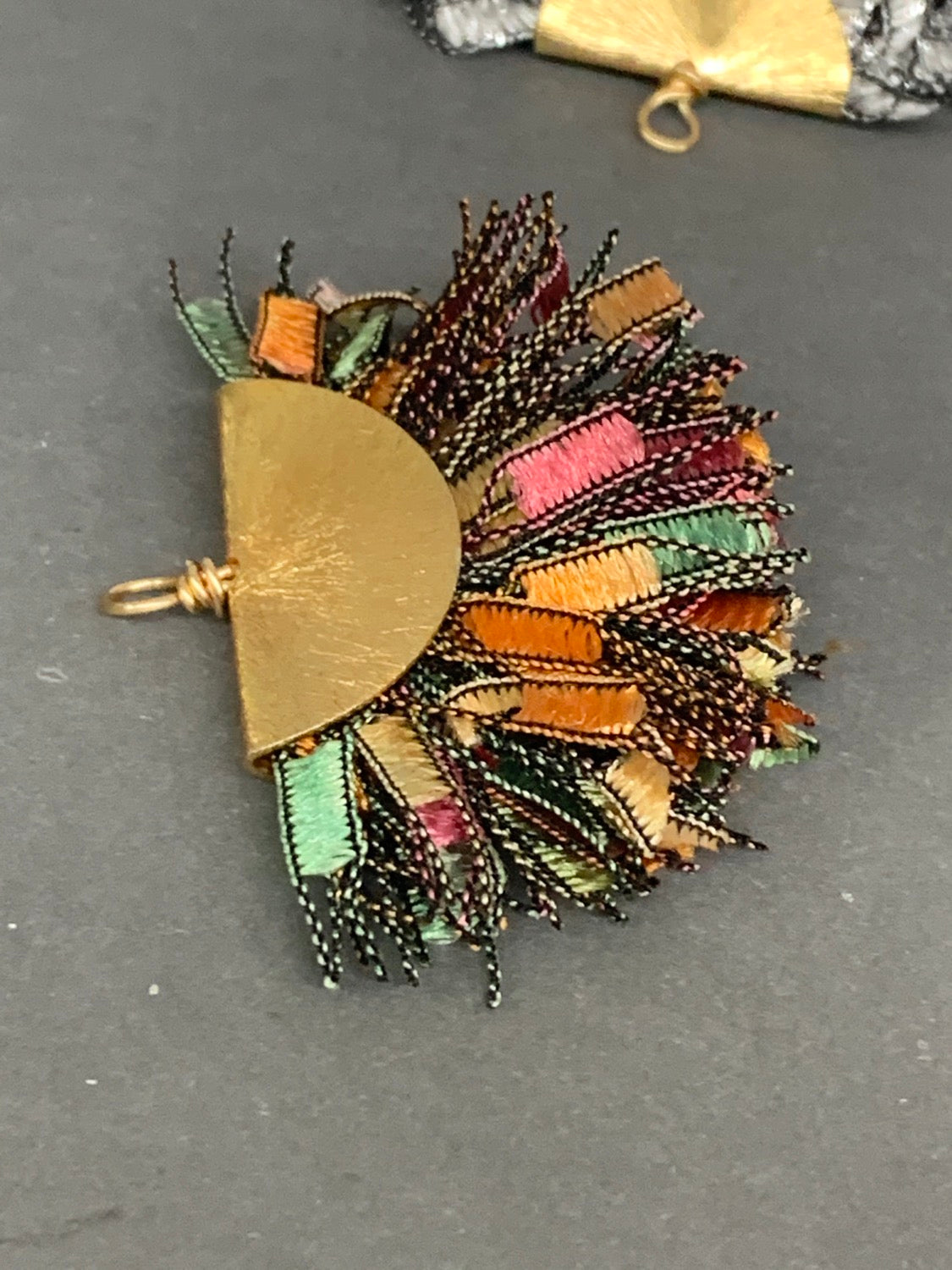 Tassel Multicolor With gold Qty 1