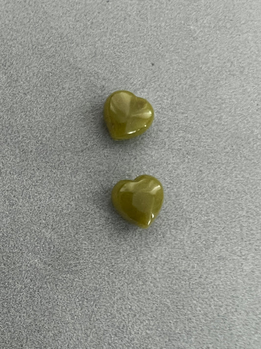 13mm jade heart qty 2 25448