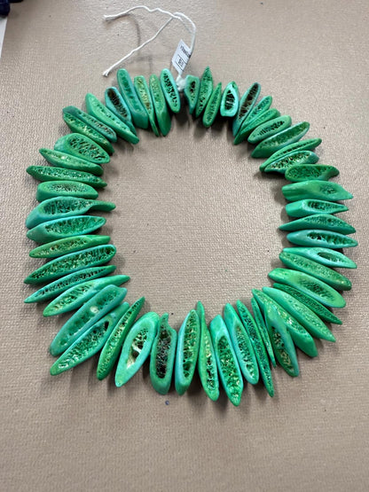 Irregular Shape & Size Spike Strand (30109)