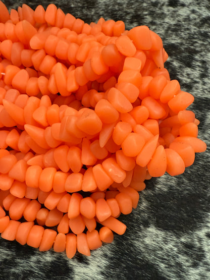 Irregular Resin Chips (27913)