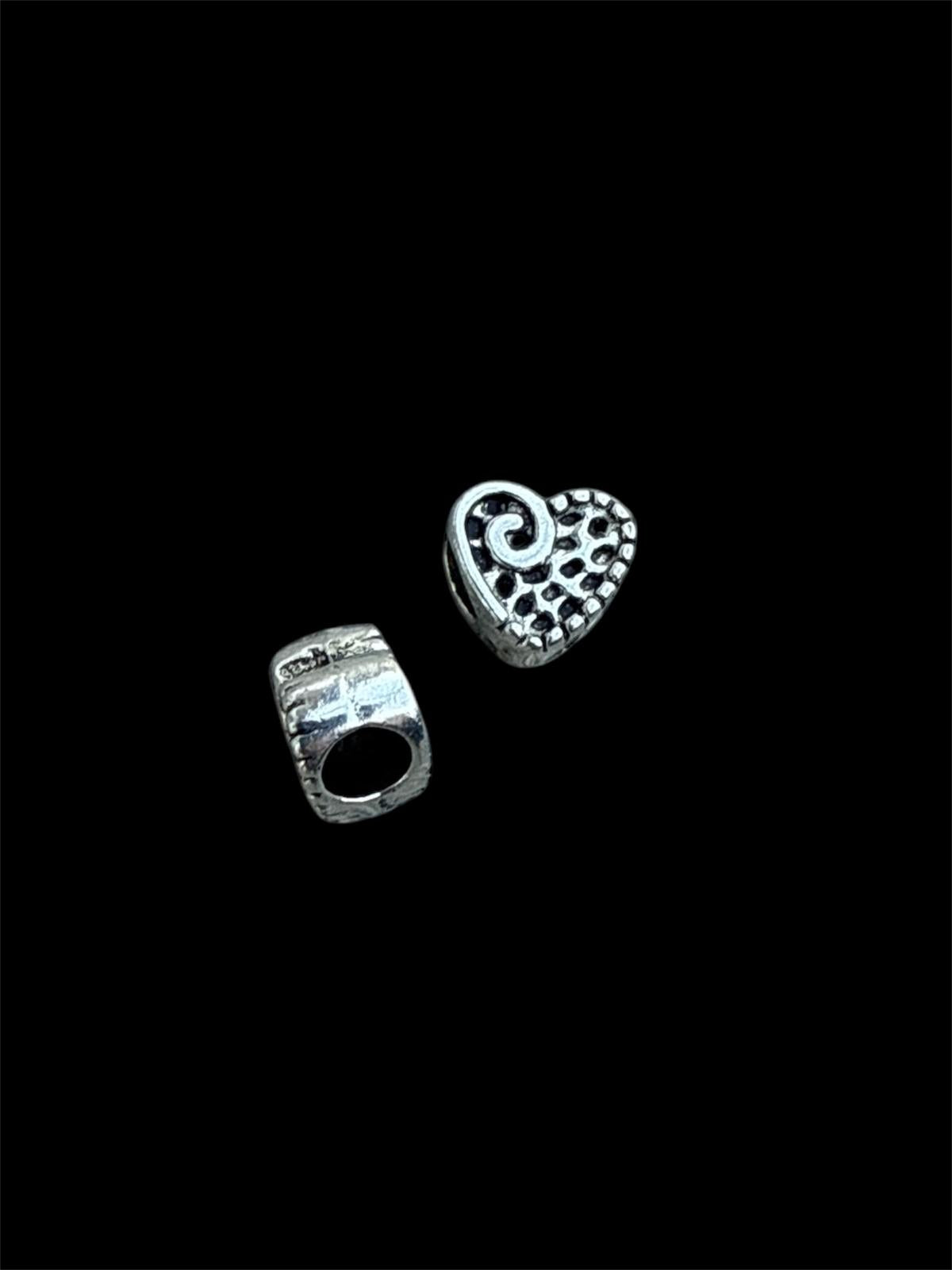 Dotted Heart W.Hole 28772