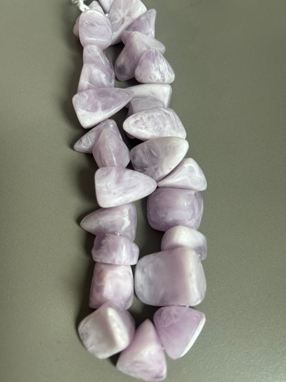 30mm approx.irregular chunky resin chips (30051)-strand15”
