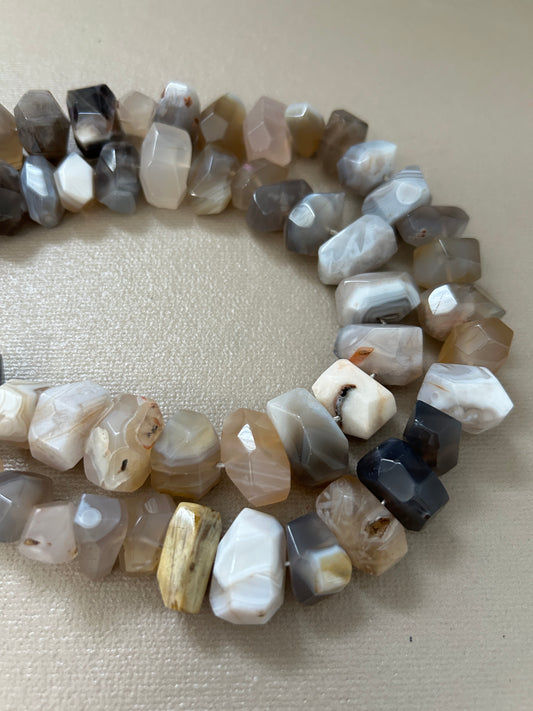 Irr Botswana Agate Nugget Strand 27595