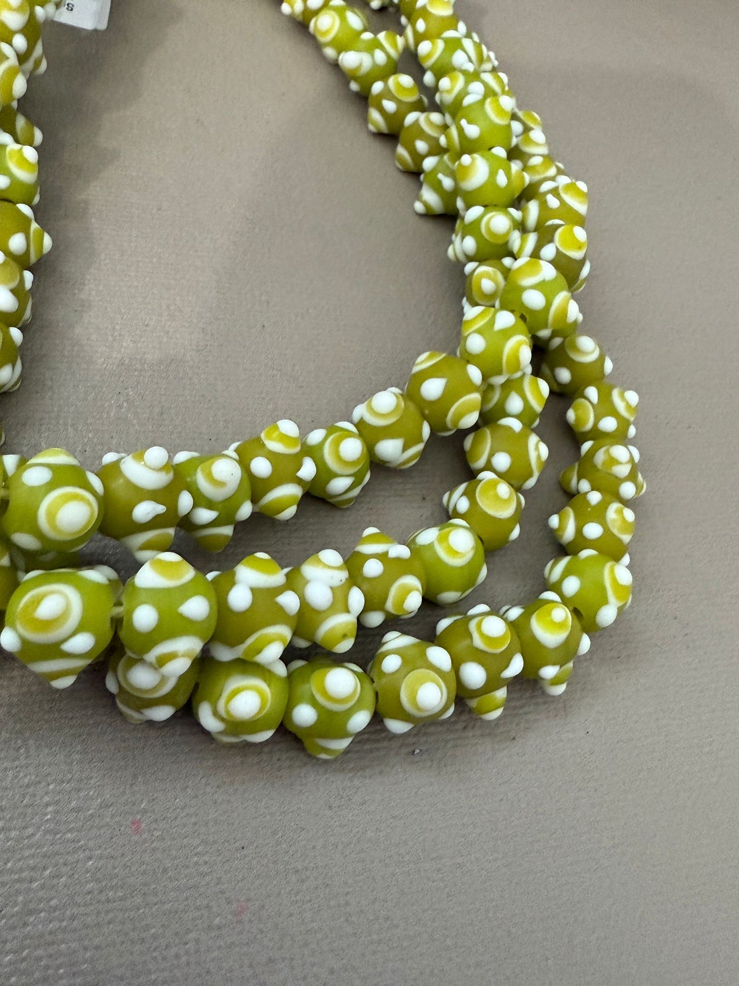 Solid Color White Dotted lampwork Strand l(30160)