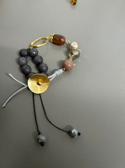 Kit to make bracelet video in Facebook