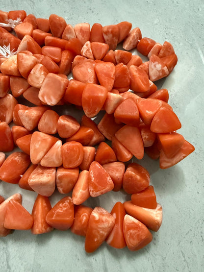 30mm approx.irregular chunky resin chips (30051)-strand15”