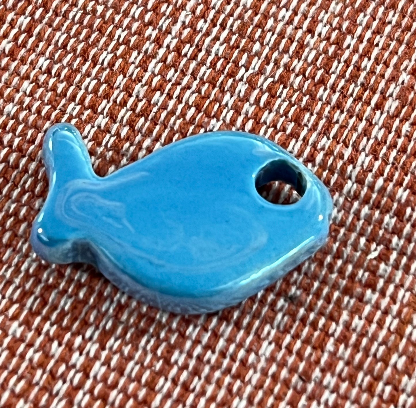 Approx 28mm Enamel Ceramic Fish 27961