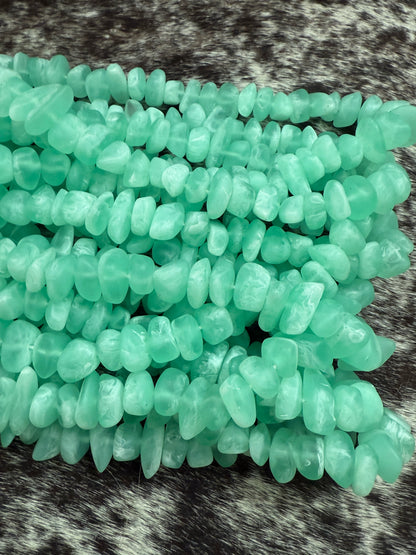 Irregular Resin Chips (27913)