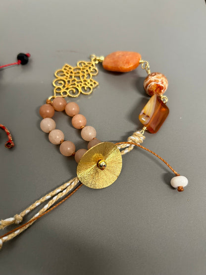 Kit to make bracelet video in Facebook