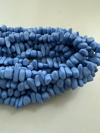 Irregular Resin Chips (27913)