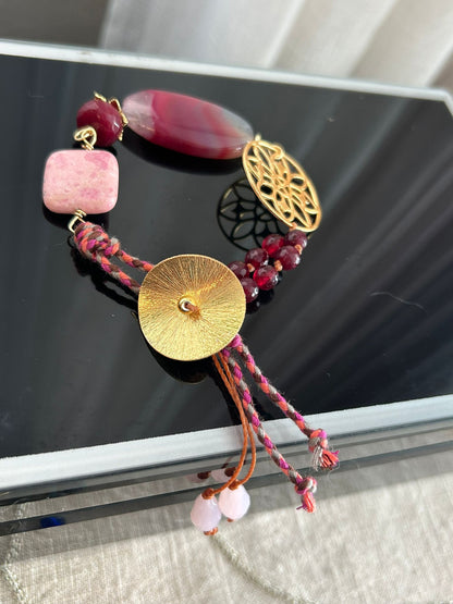 Kit to make bracelet video in Facebook