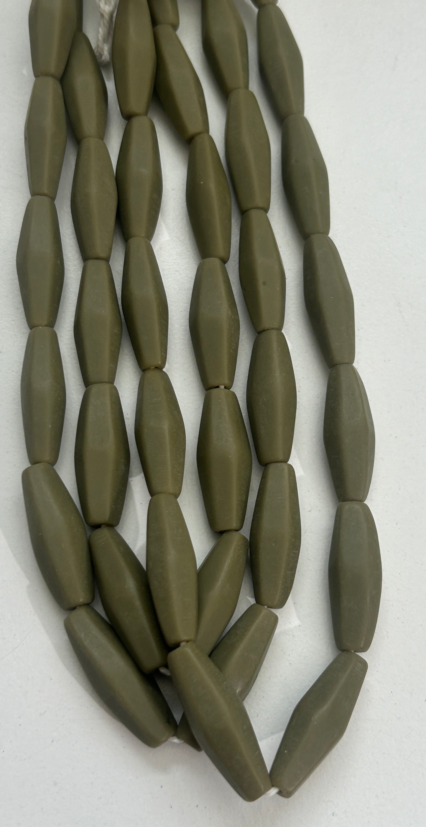 10x30mm Long Bicone Resin  31158