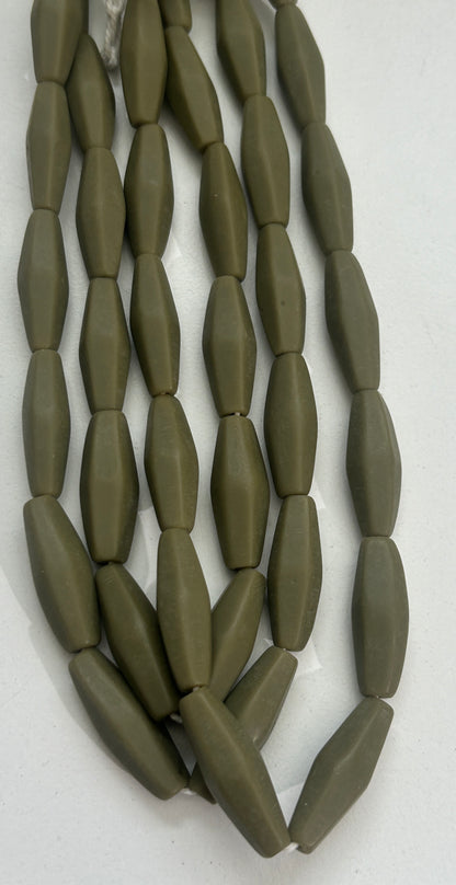 10x30mm Long Bicone Resin  31158
