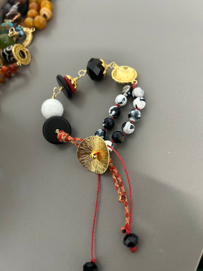 Kit to make bracelet video in Facebook