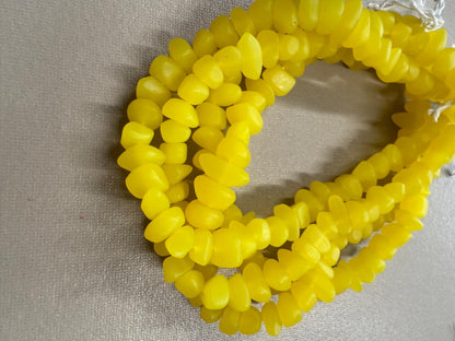 Irregular Resin Chips (27913)