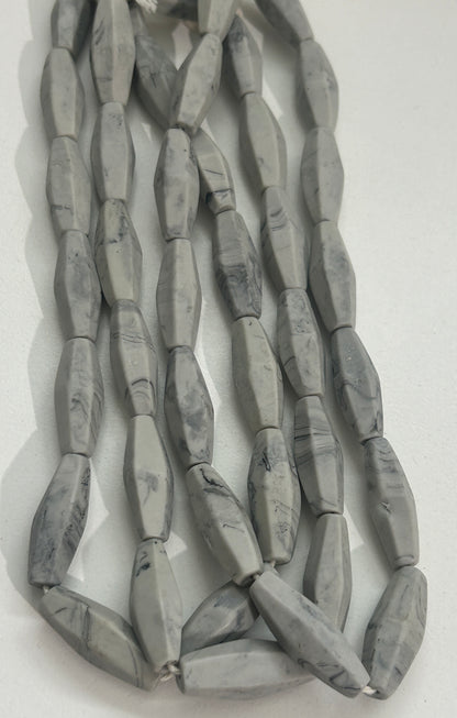 10x30mm Long Bicone Resin  31158