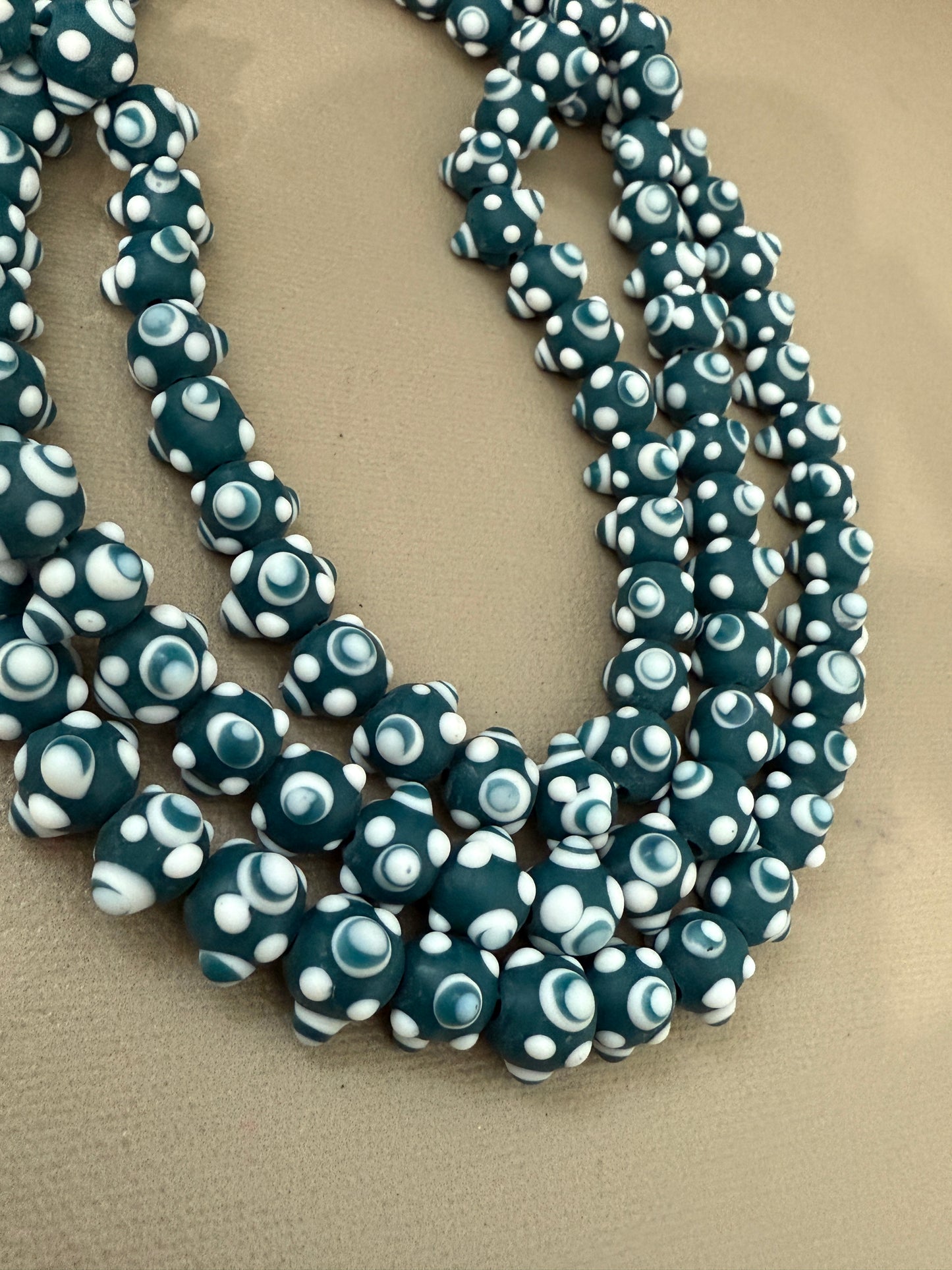 Solid Color White Dotted lampwork Strand l(30160)