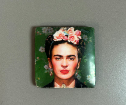 49mm Frida’s wooden piece