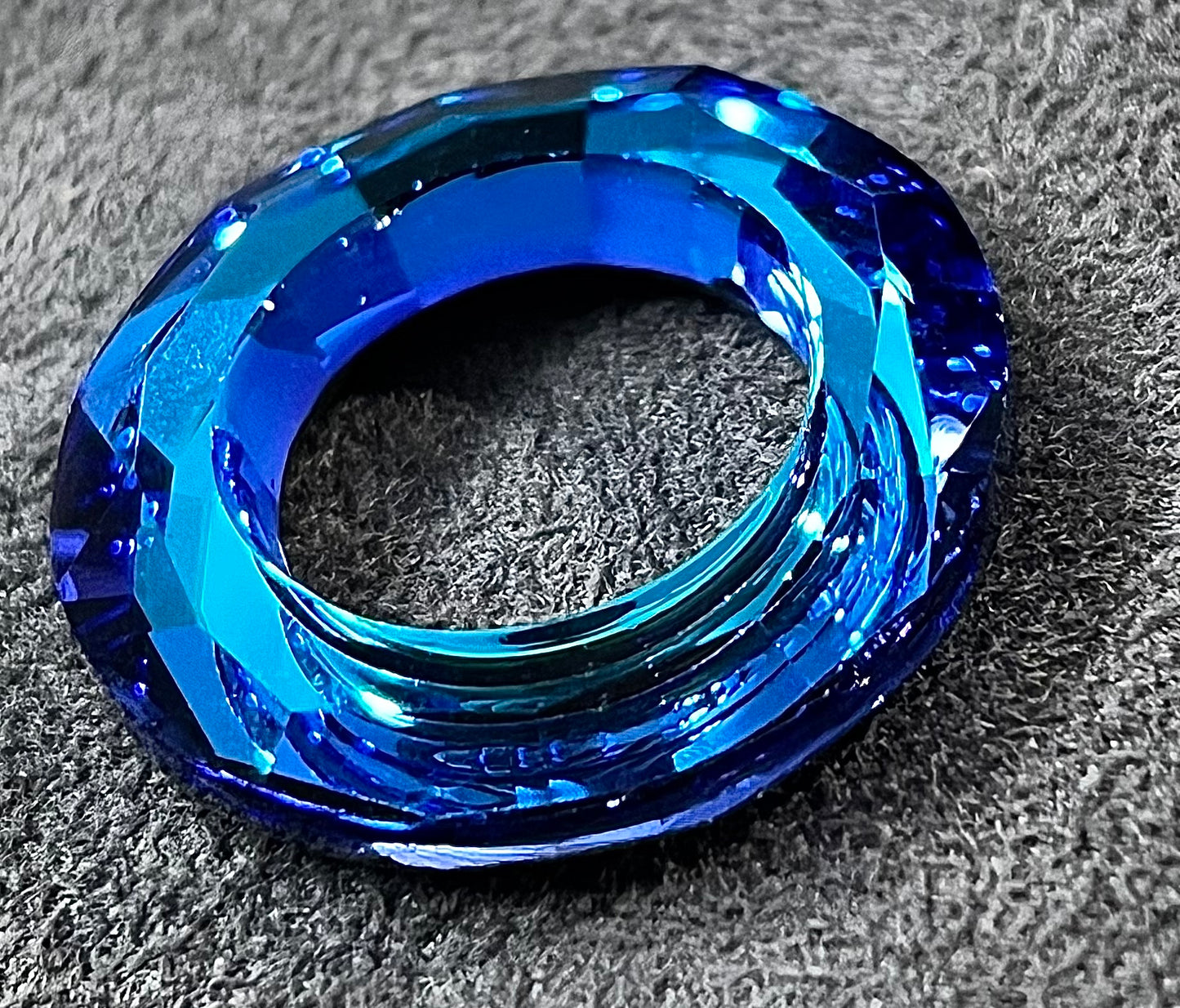 30mm Faceted Cristal Circle (28747)