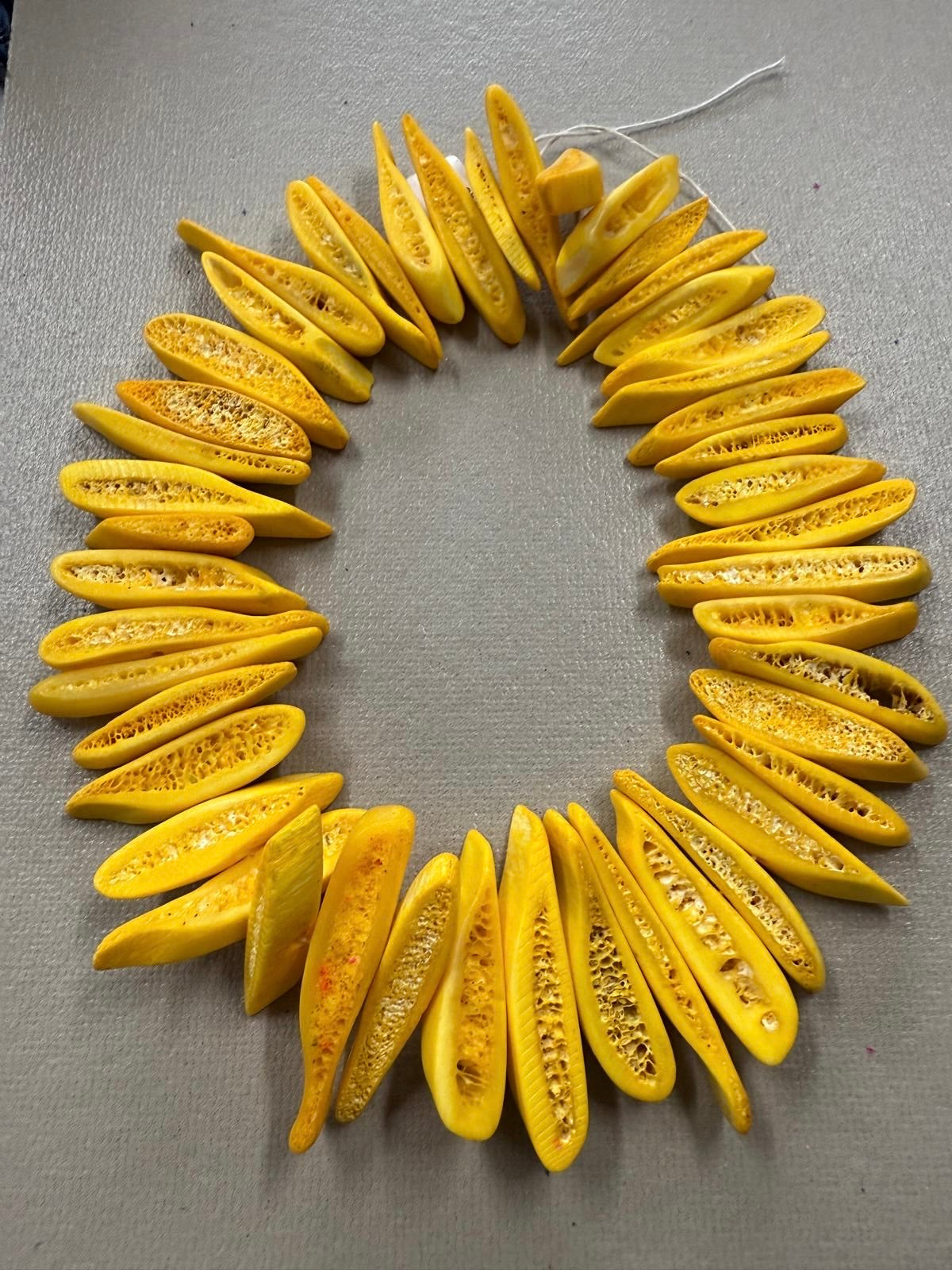 Irregular Shape & Size Spike Strand (30109)
