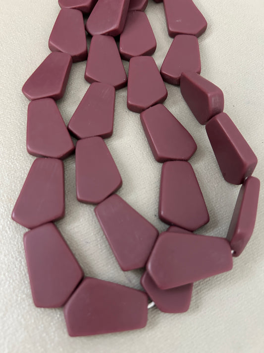 33x21mm irr. Triangle.resin strand (30161) 13 pcs