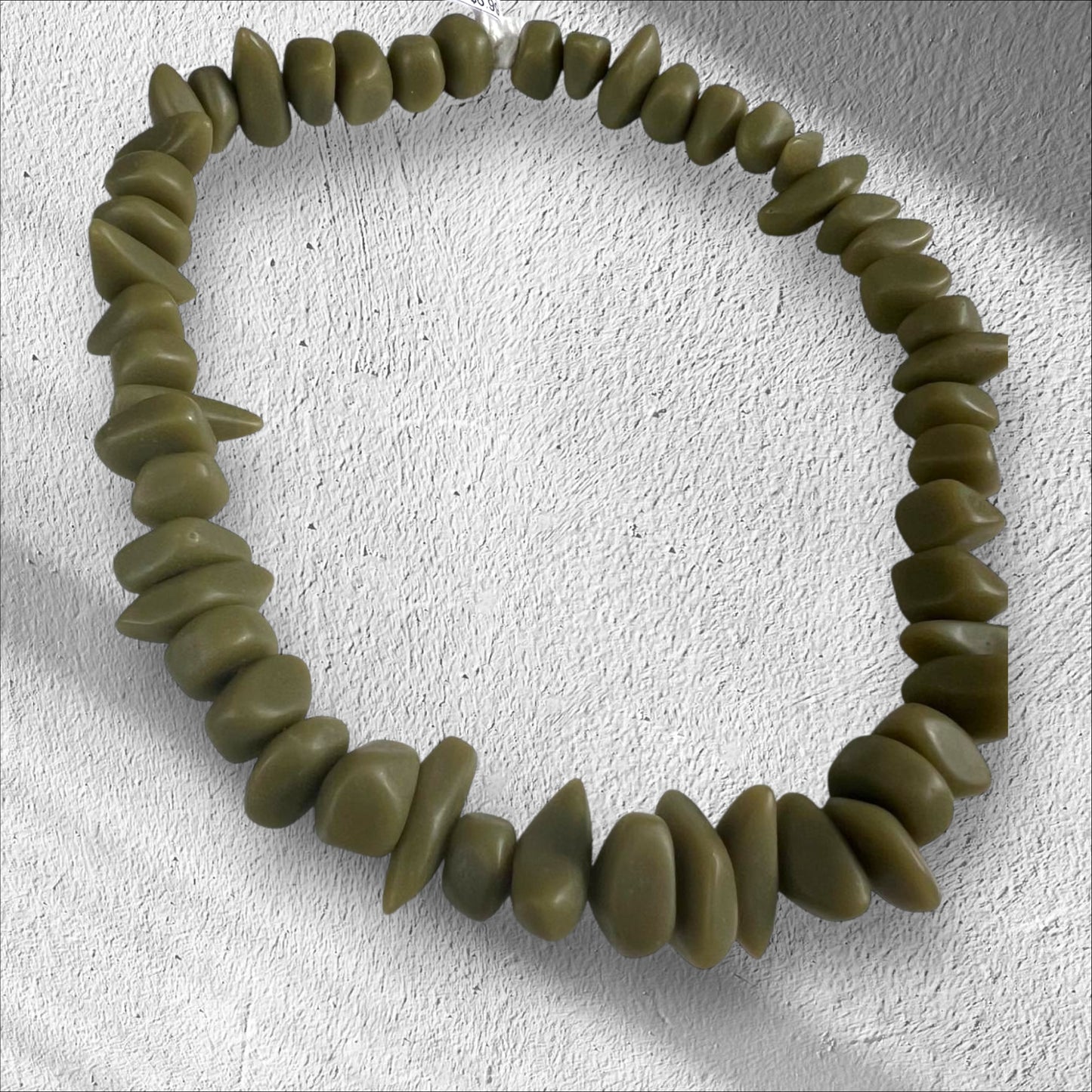 Irregular Resin Chips (27913)