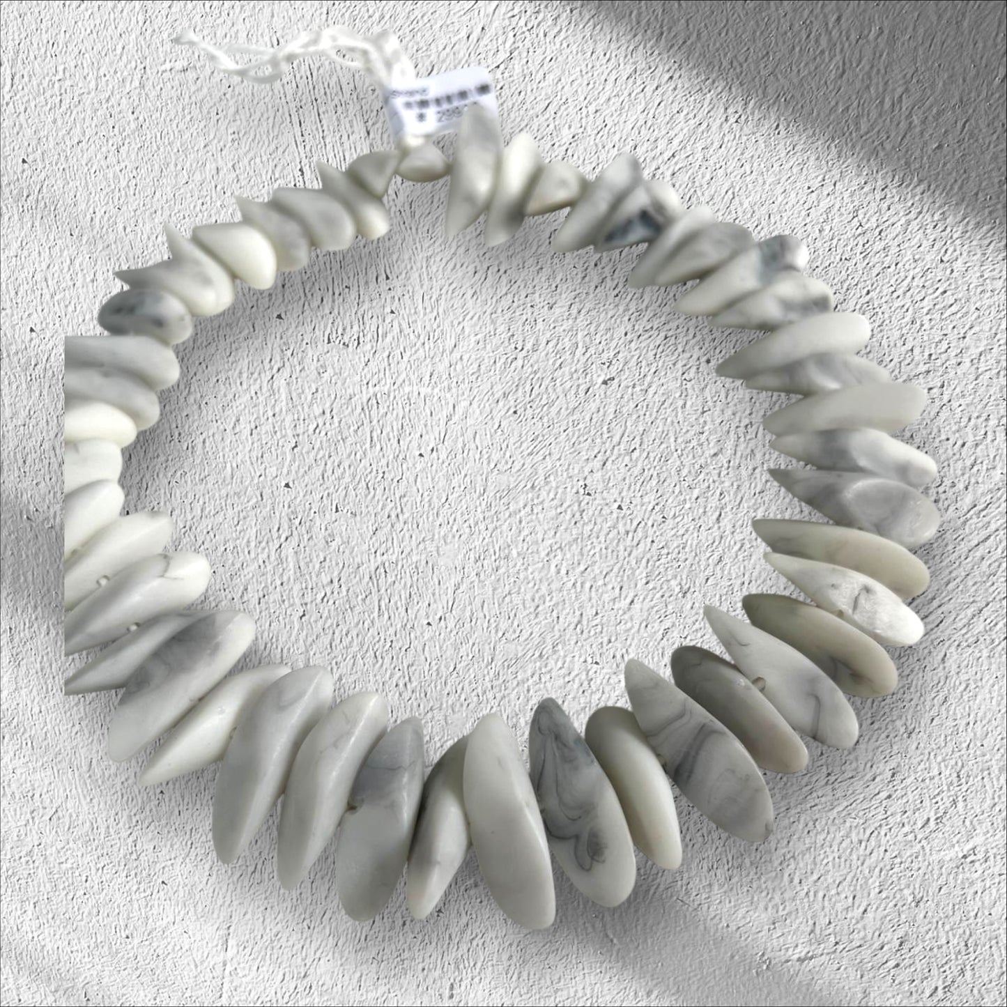 Irregular Resin Dagger Strand (29920)