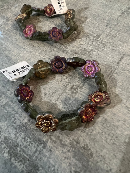 13mm Flower Cezch Strand -23960