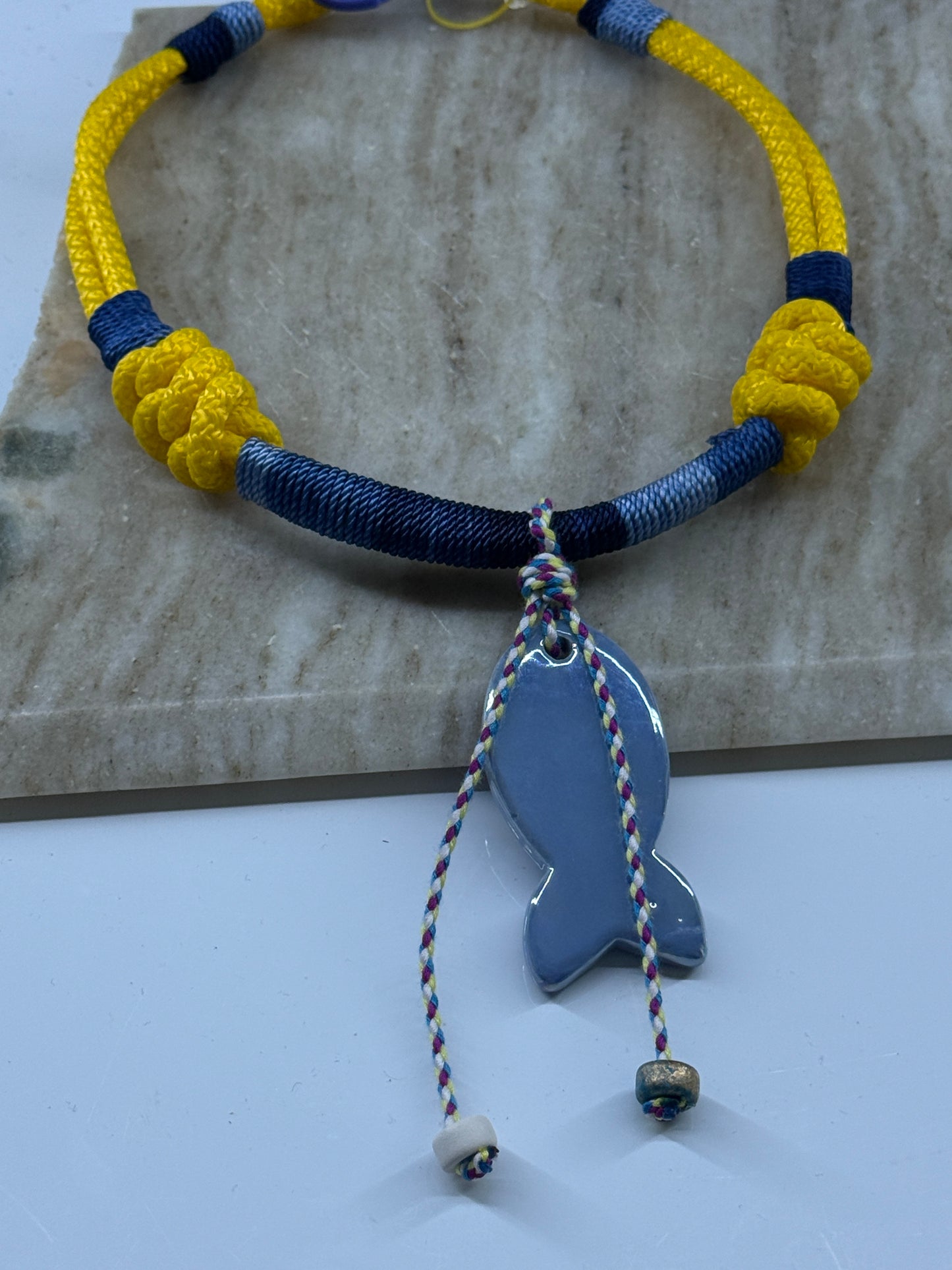 Taller collar de nudos