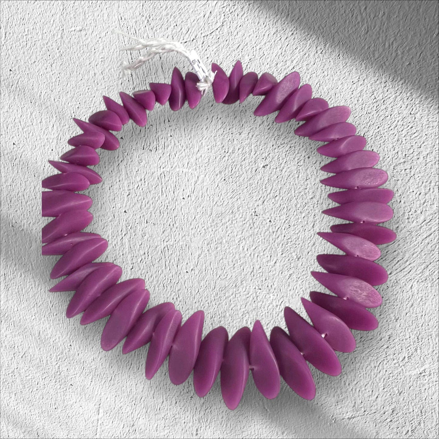 Irregular Resin Dagger Strand (29920)