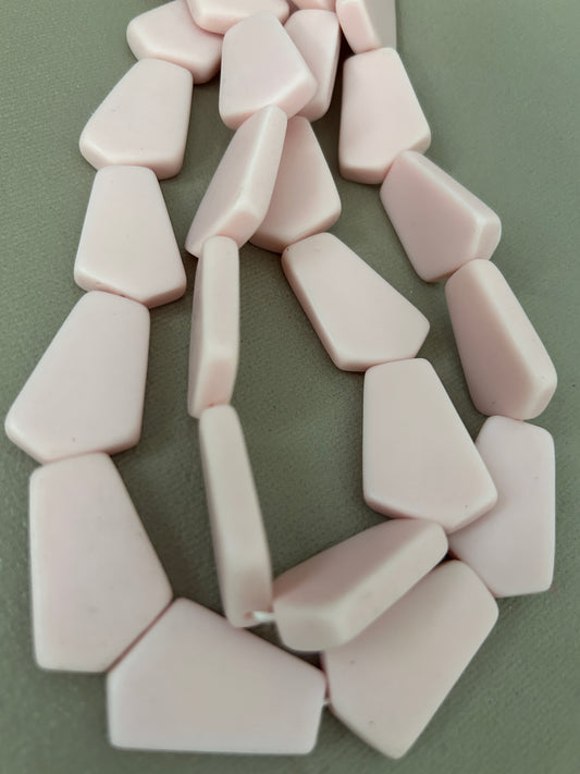 33x21mm irr.triang. Resin strand (30161) 13pcs