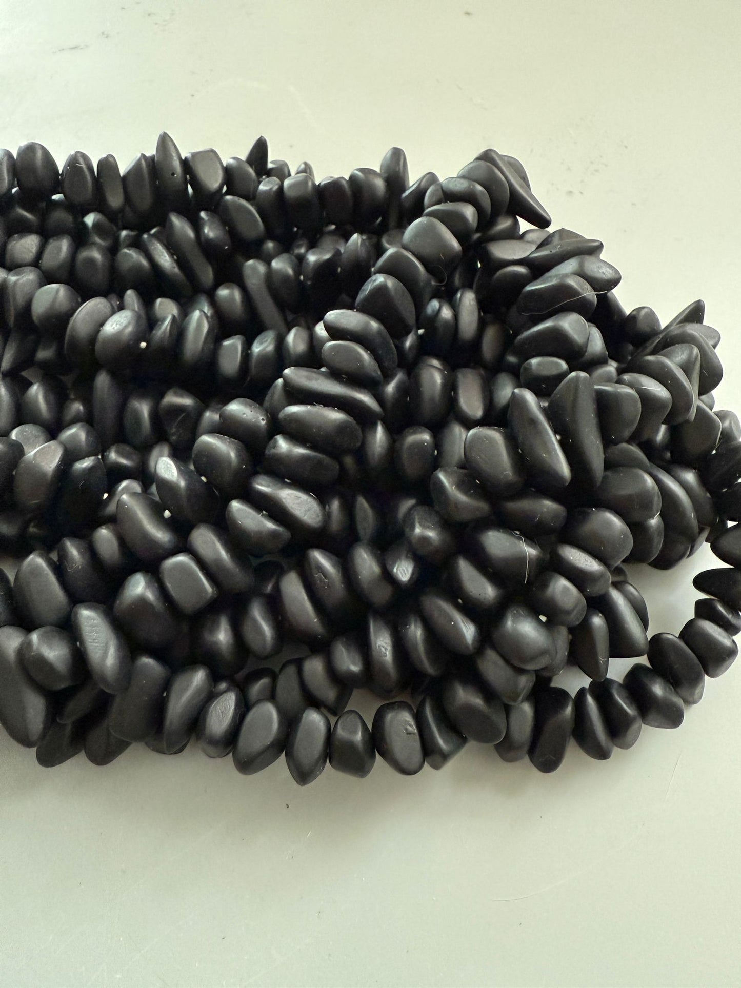 Irregular Resin Chips (27913)