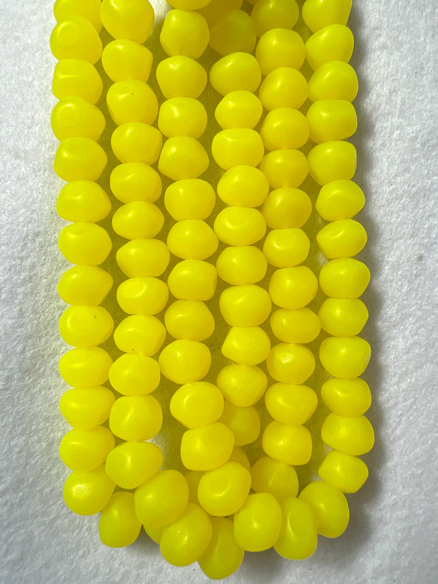 Irreg nuggets Resin neon