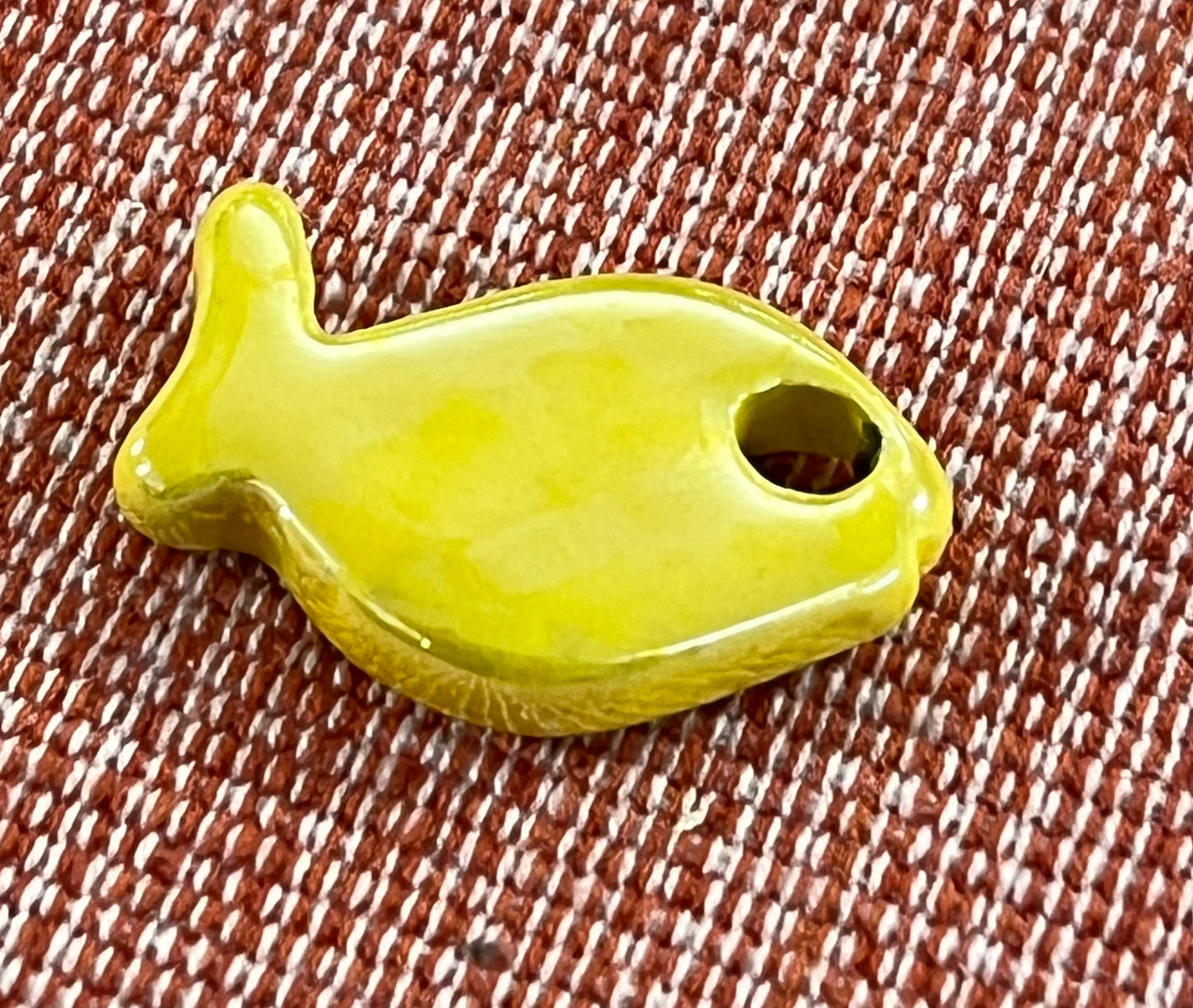 Approx 28mm Enamel Ceramic Fish 27961
