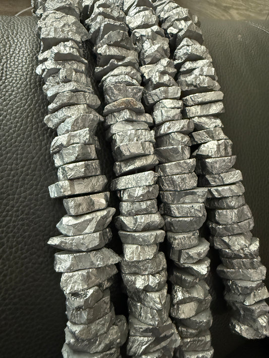 Irregular electroplated quartz silver