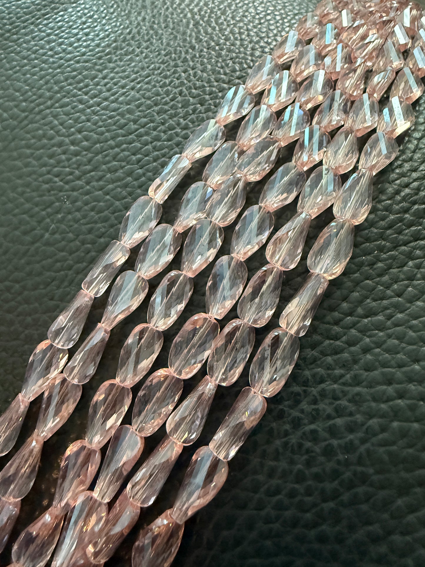 14x8mm twisted faceted cristal light rose.