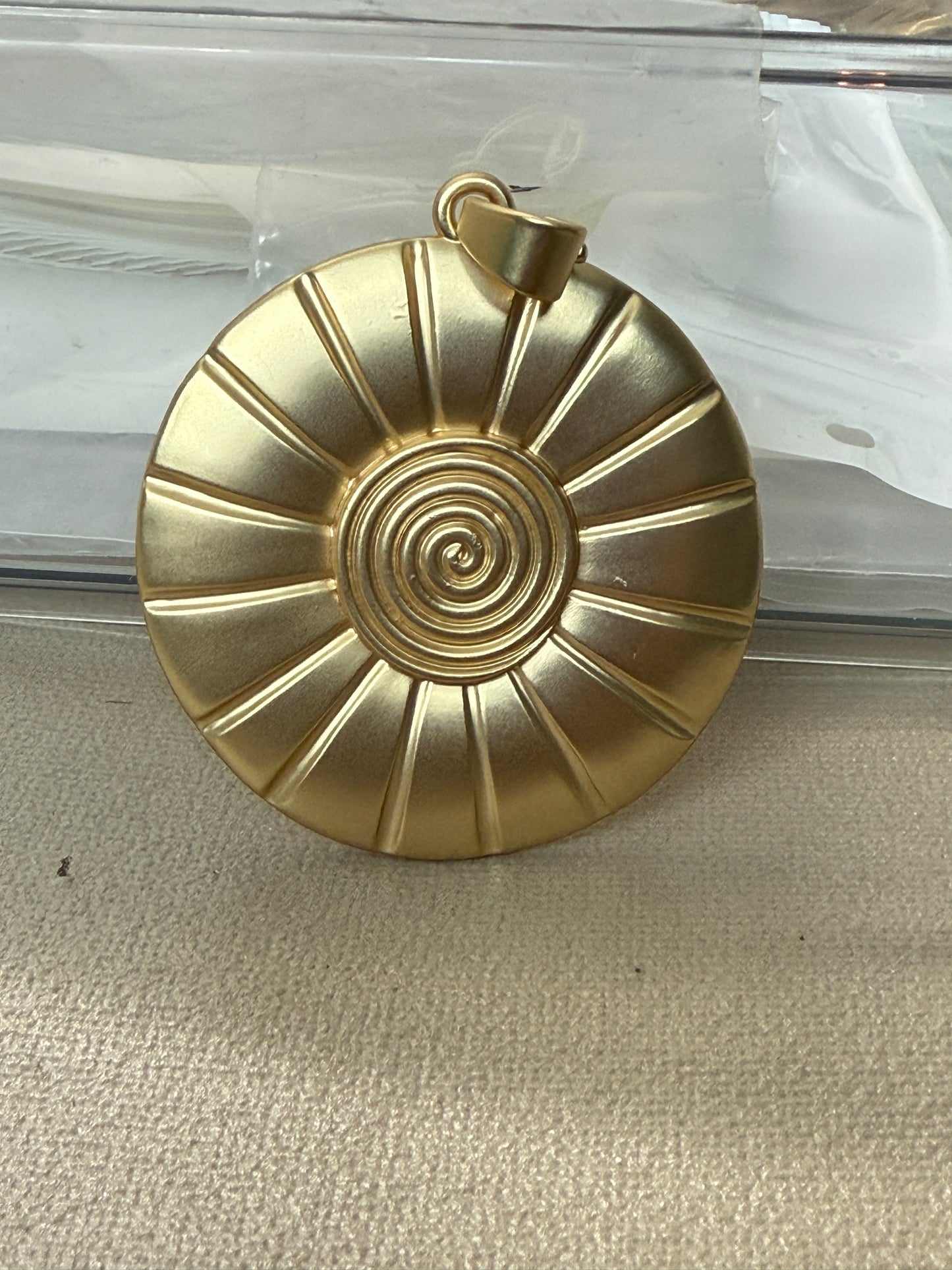 Matte charm