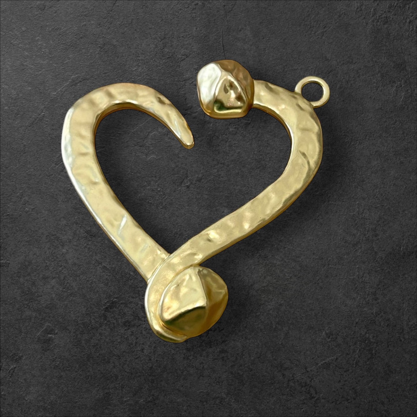Matte charm