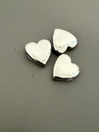 Heart/star spacer for tread