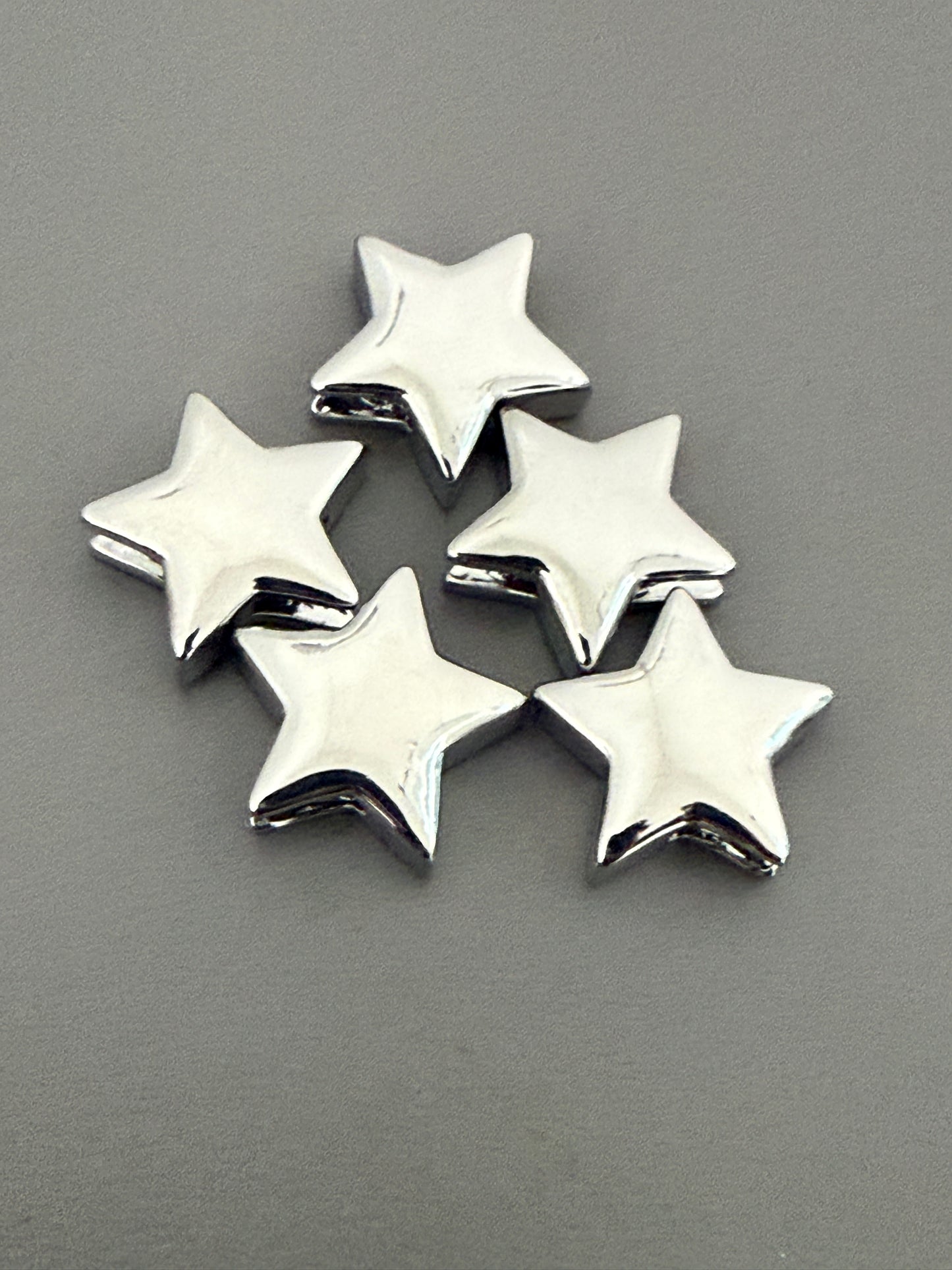 Heart/star spacer for tread