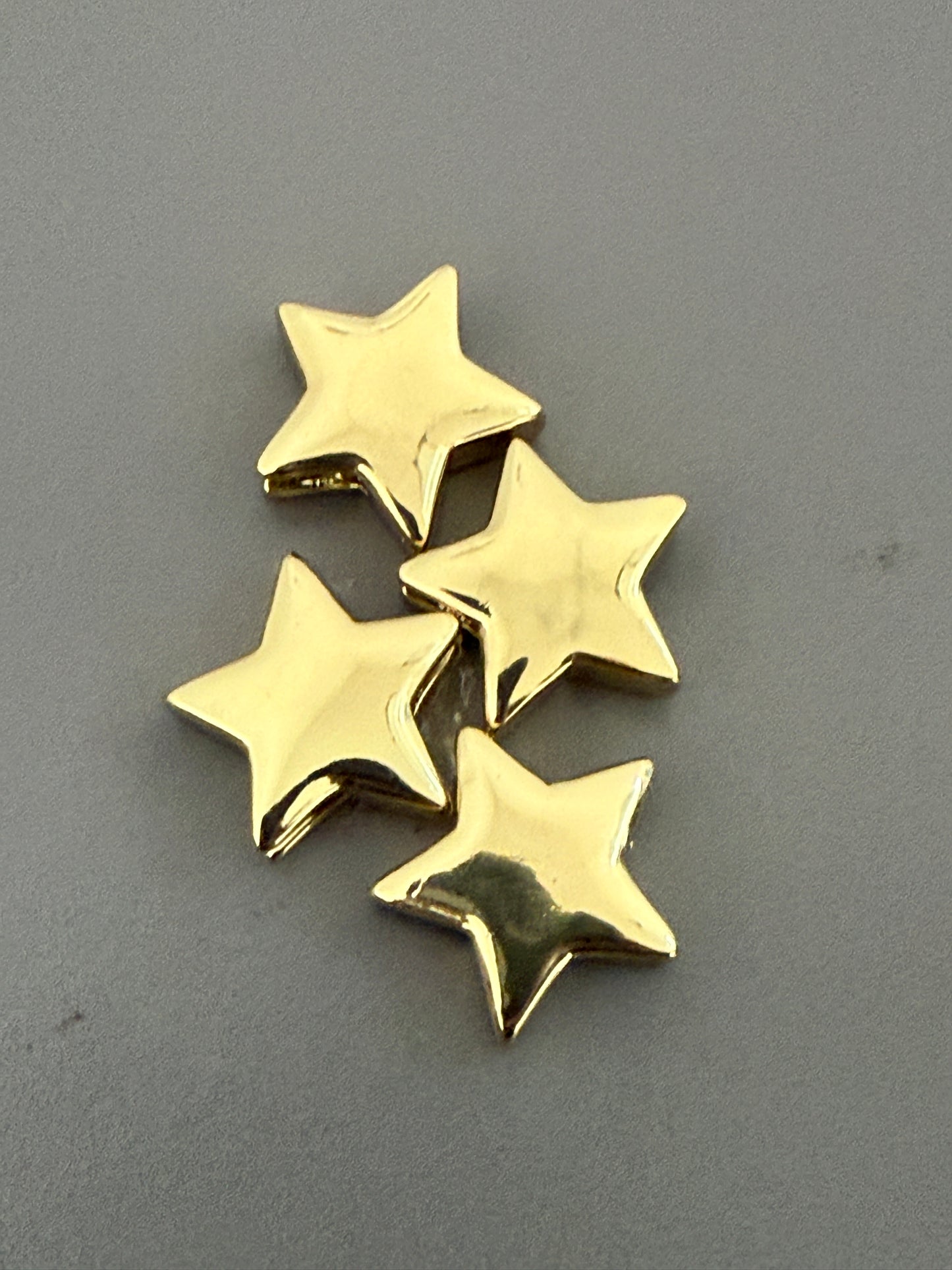 Heart/star spacer for tread